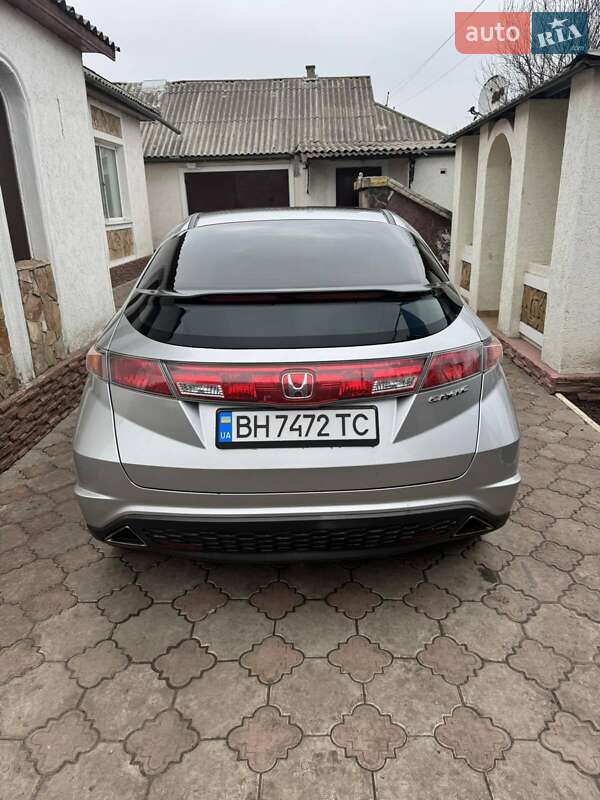Хэтчбек Honda Civic 2006 в Кривом Озере