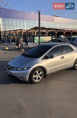 Хэтчбек Honda Civic 2006 в Полтаве