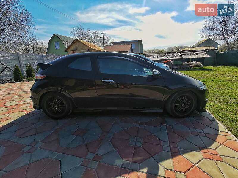 Хэтчбек Honda Civic 2007 в Чернигове