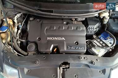 Хэтчбек Honda Civic 2006 в 