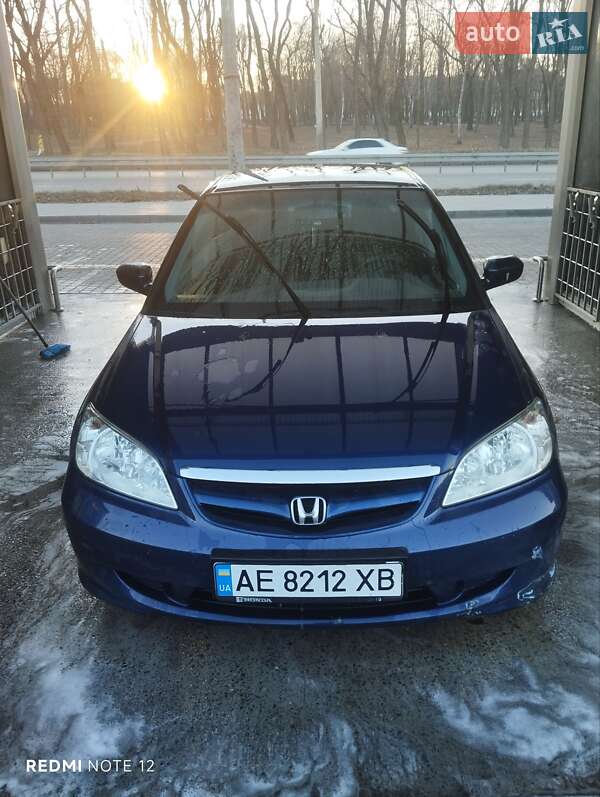Седан Honda Civic 2004 в Днепре