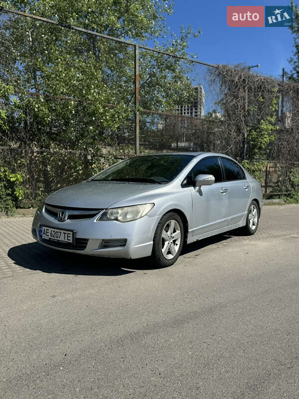 Хэтчбек Honda Civic 2007 в 
