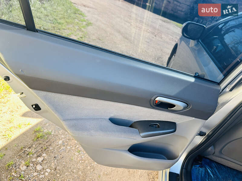 Седан Honda Civic 2006 в Кривому Розі