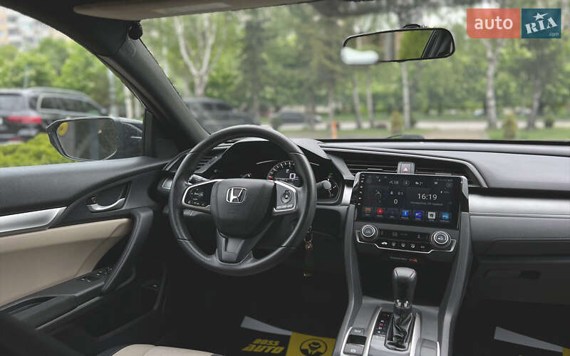 Купе Honda Civic 2016 в Львове
