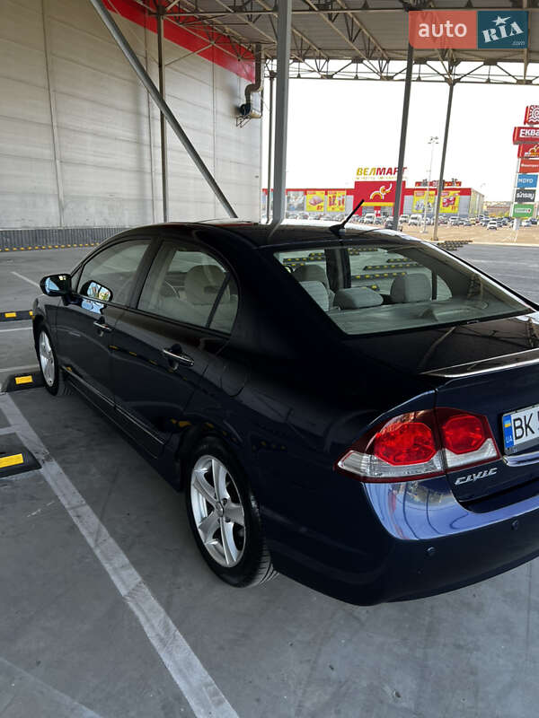 Седан Honda Civic 2010 в Рівному