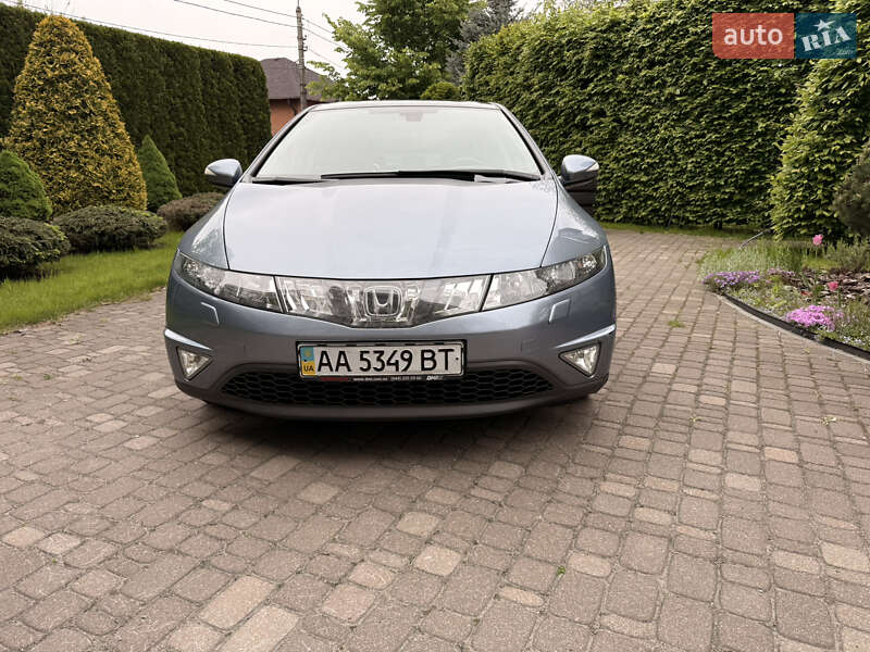 Хетчбек Honda Civic 2006 в 