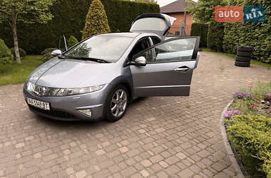 Хетчбек Honda Civic 2006 в 