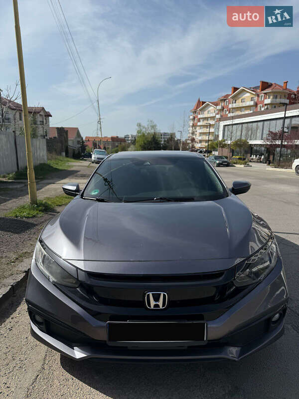 Седан Honda Civic 2019 в Ужгороді