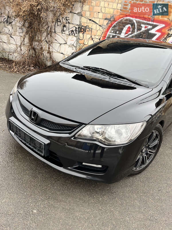 Седан Honda Civic 2009 в Немішаєве