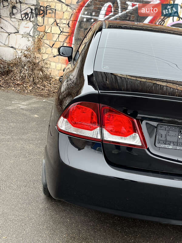 Седан Honda Civic 2009 в Немішаєве
