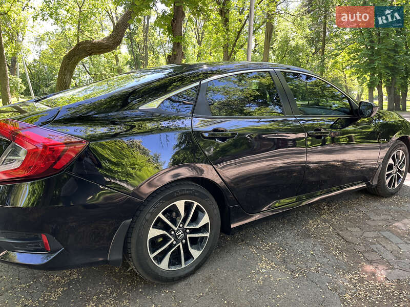 Седан Honda Civic 2018 в Чернігові