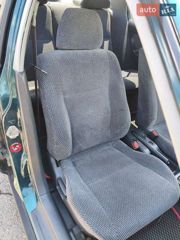 Седан Honda Civic 1997 в Запоріжжі