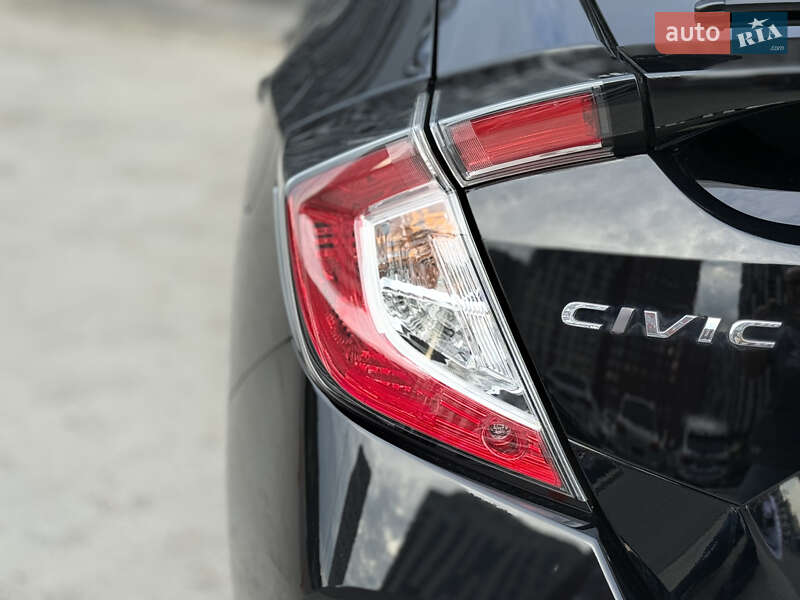 Хэтчбек Honda Civic 2017 в Киеве