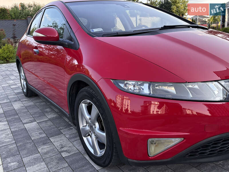 Хэтчбек Honda Civic 2006 в Мукачево