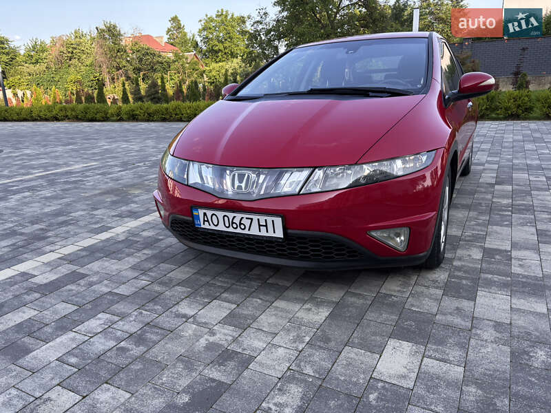 Хэтчбек Honda Civic 2006 в Мукачево
