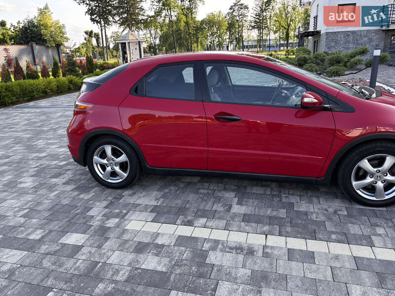 Хэтчбек Honda Civic 2006 в Мукачево