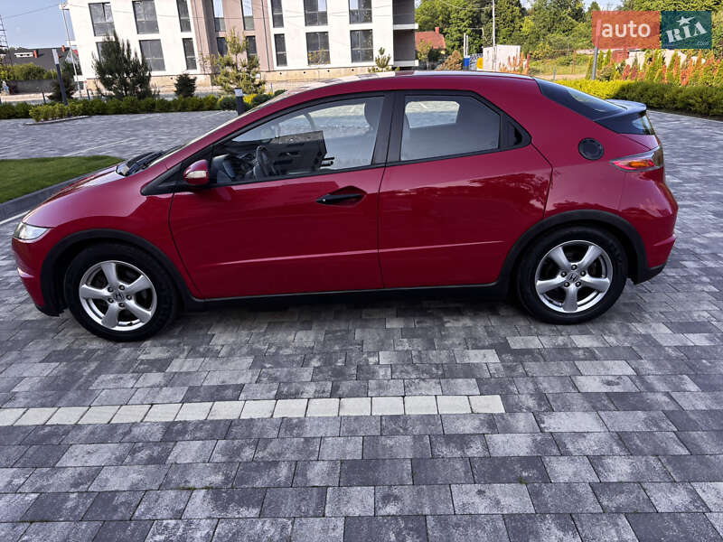 Хэтчбек Honda Civic 2006 в Мукачево