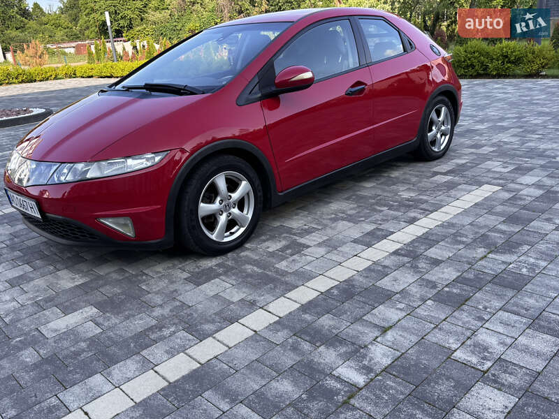 Хэтчбек Honda Civic 2006 в Мукачево