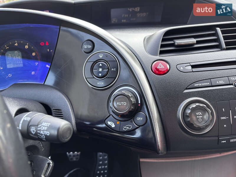 Хэтчбек Honda Civic 2006 в Мукачево