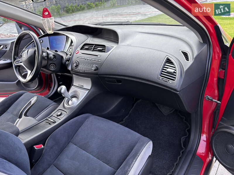 Хэтчбек Honda Civic 2006 в Мукачево