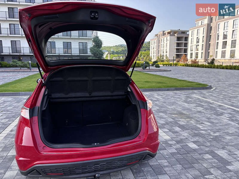 Хэтчбек Honda Civic 2006 в Мукачево