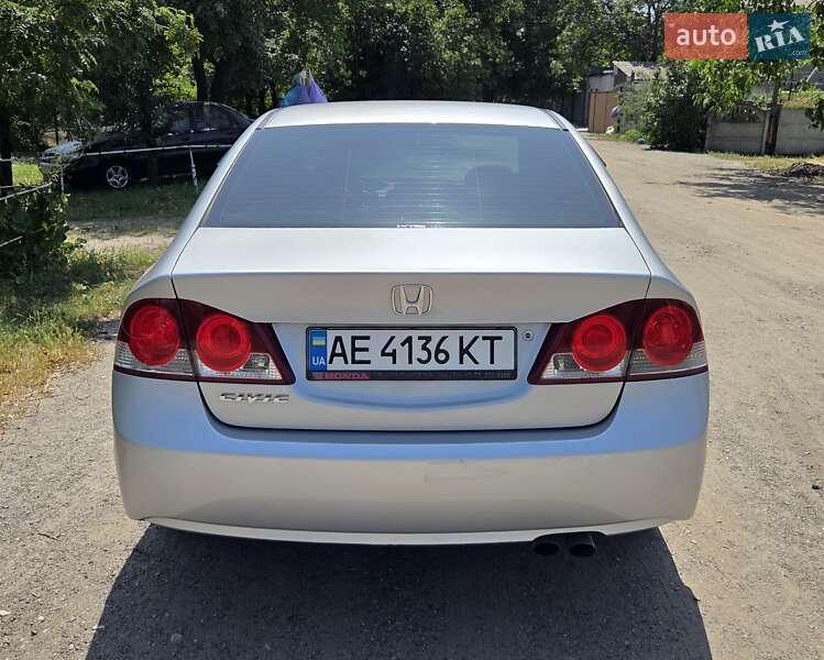 Седан Honda Civic 2008 в Днепре