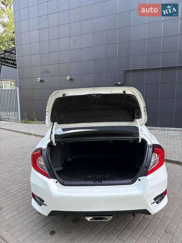 Седан Honda Civic 2019 в Славянске