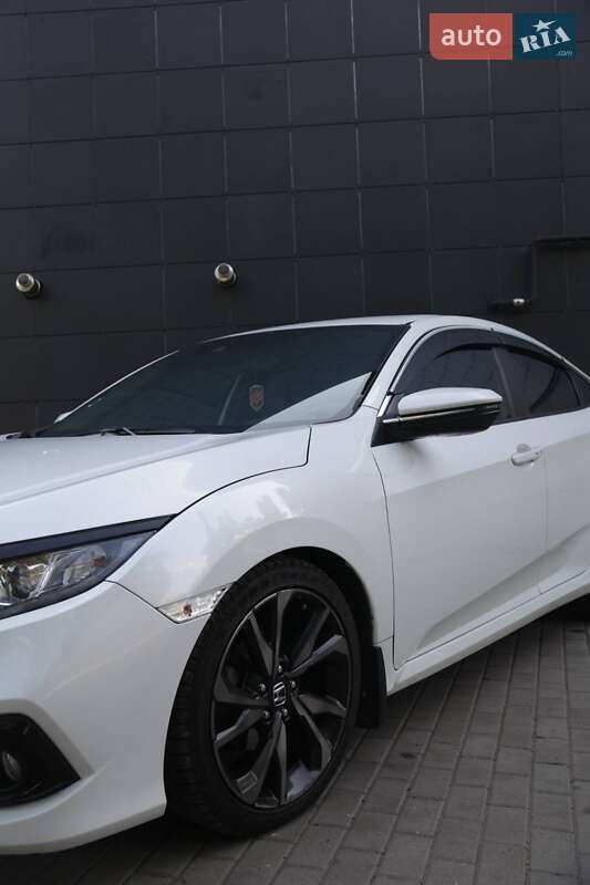 Седан Honda Civic 2019 в Славянске
