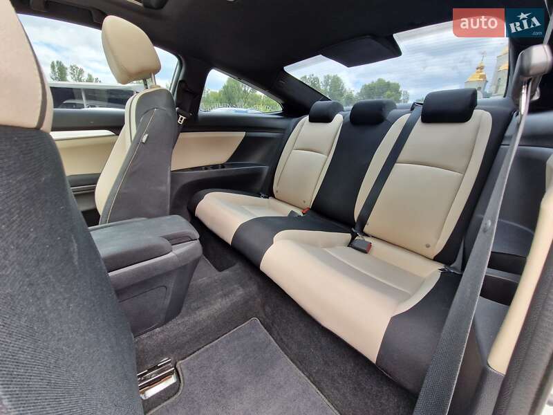 Купе Honda Civic 2016 в Дніпрі