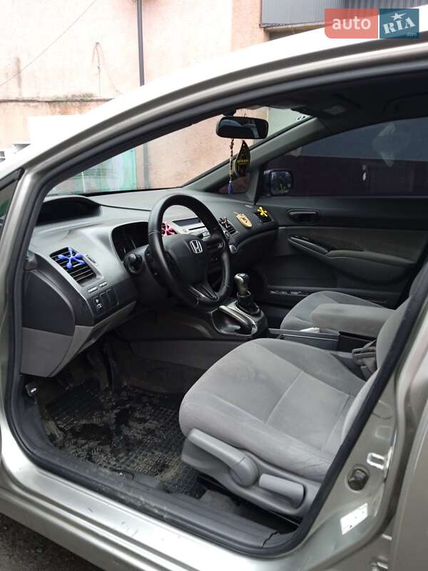 Седан Honda Civic 2006 в Тульчині