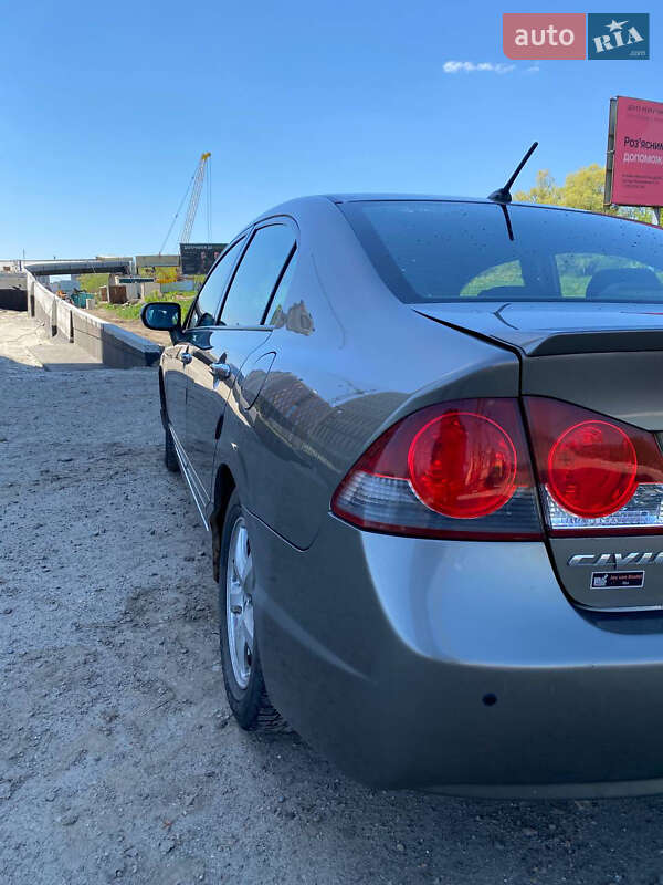 Хэтчбек Honda Civic 2008 в Ивано-Франковске