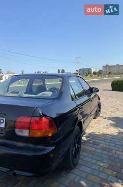 Седан Honda Civic 2000 в 