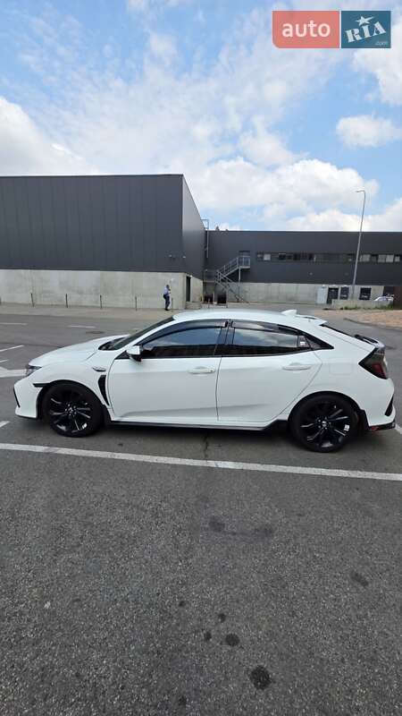 Хэтчбек Honda Civic 2016 в 