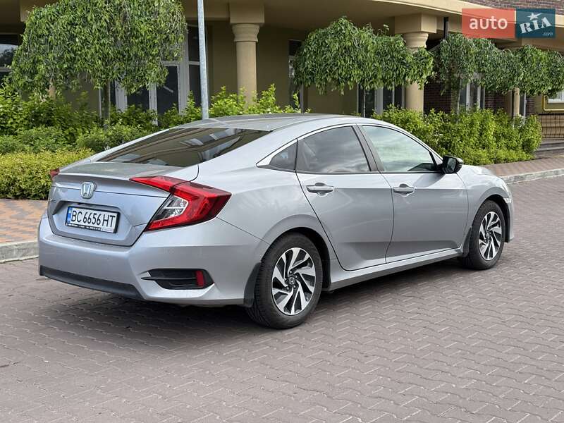 Седан Honda Civic 2018 в Киеве