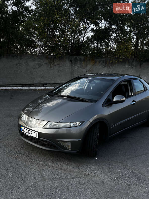 Хэтчбек Honda Civic 2006 в Днепре
