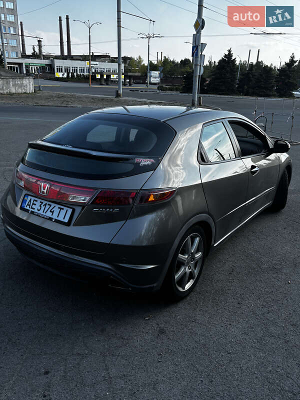 Хэтчбек Honda Civic 2006 в Днепре