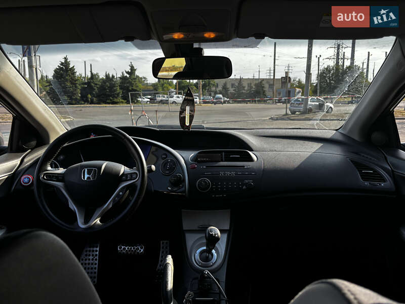 Хэтчбек Honda Civic 2006 в Днепре
