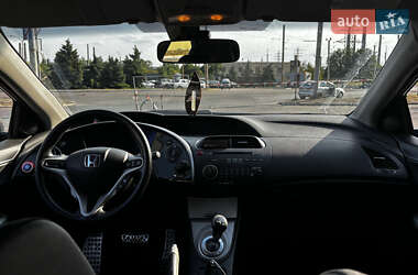 Хэтчбек Honda Civic 2006 в 