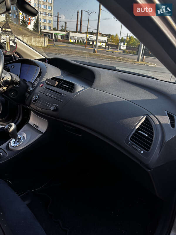 Хэтчбек Honda Civic 2006 в Днепре