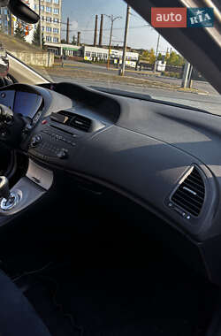 Хэтчбек Honda Civic 2006 в 
