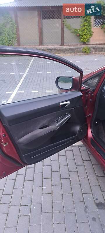 Седан Honda Civic 2006 в Хусті