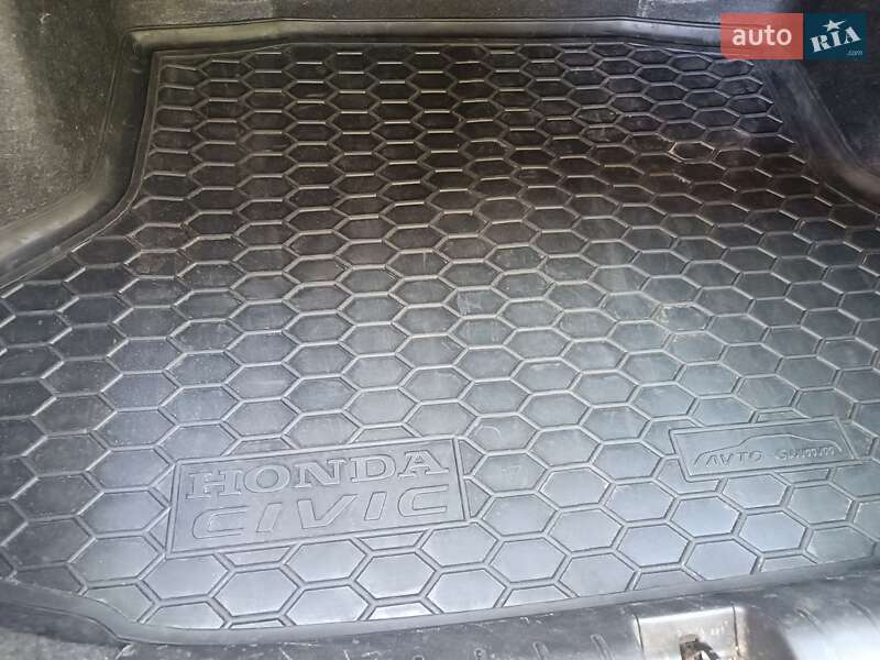 Седан Honda Civic 2018 в Киеве