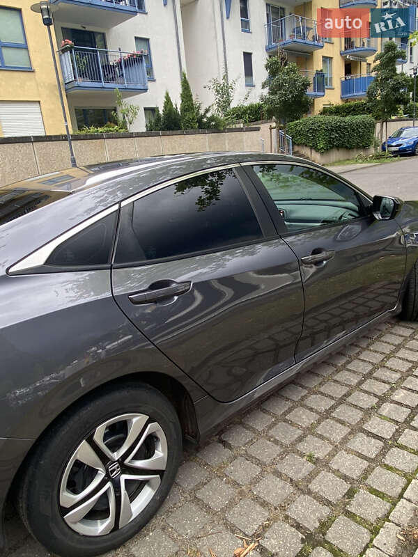 Седан Honda Civic 2019 в Львові