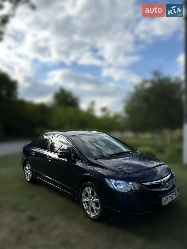 Седан Honda Civic 2007 в Чугуєві