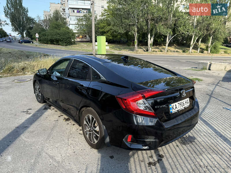 Седан Honda Civic 2017 в Запоріжжі