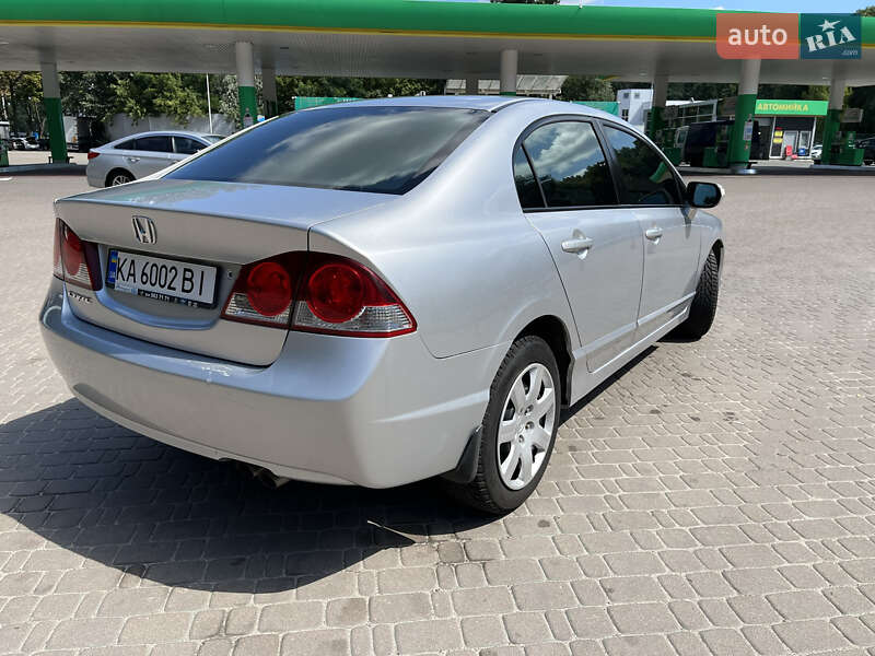 Седан Honda Civic 2008 в Краматорске