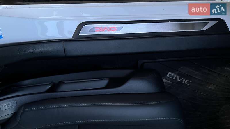 Седан Honda Civic 2024 в Сокалі