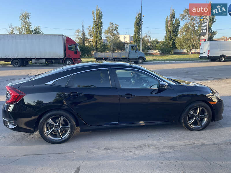 Седан Honda Civic 2016 в Кременчуці