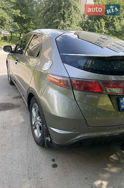 Хэтчбек Honda Civic 2007 в 