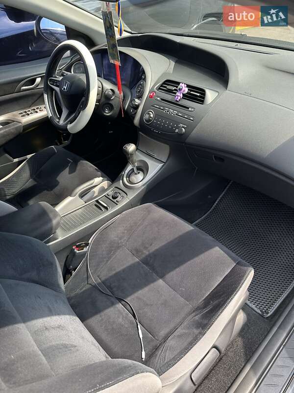Хэтчбек Honda Civic 2007 в Киеве